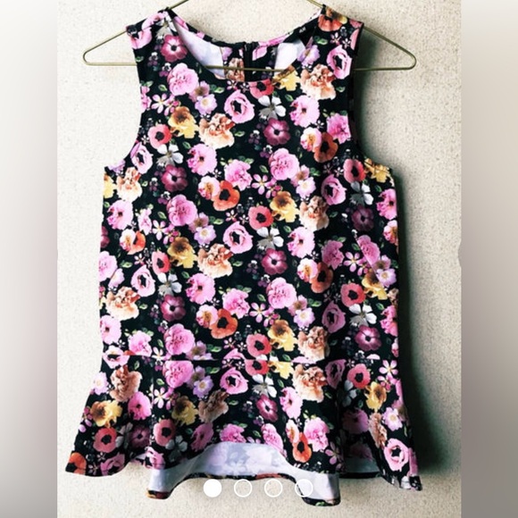 H&M  Set Tapered Cropped Pants Black & Pink Floral Size 4 / Top Size 6 - Picture 3 of 16